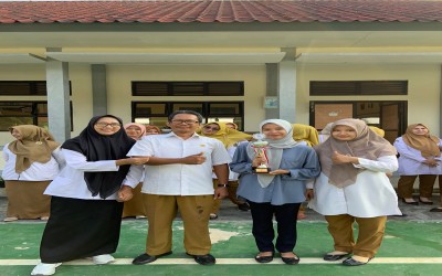 Alhamdulillah Siswa kita yang bernama Rista Firzia telah meraih Juara 3 (Tiga) Ajang LKS Bidang Akutansi Tingkat Kabupaten